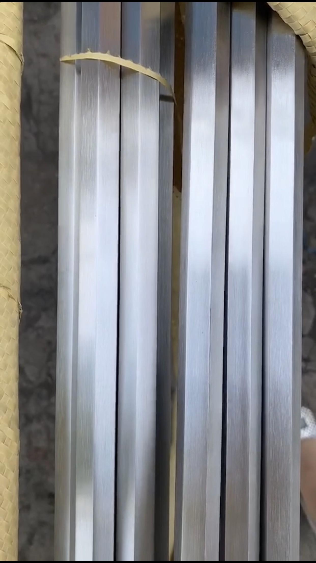 Special alloy round rod